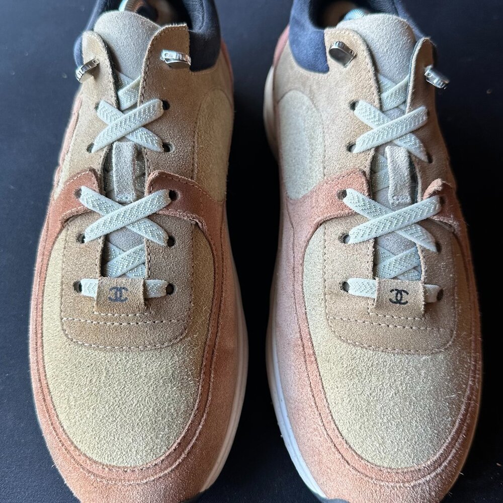 Chanel Unisex Peach Suede Sneaker with Classic CC Logo. Size 41